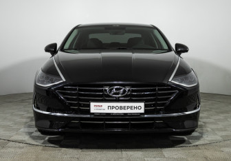 Подержанный автомобиль Hyundai Sonata 2021 года (2 фото)