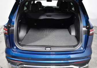 Подержанный автомобиль Geely Monjaro 2024 года (21 фото)