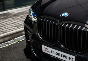 Подержанный автомобиль BMW X7 2020 года (11 фото)
