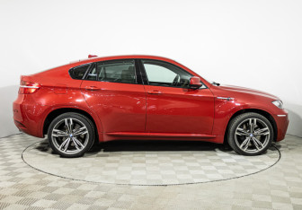 Подержанный автомобиль BMW X6 M 2011 года (4 фото)