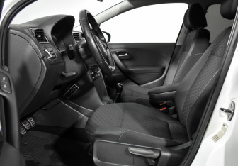 Подержанный автомобиль Volkswagen Polo Sedan 2018 года (10 фото)