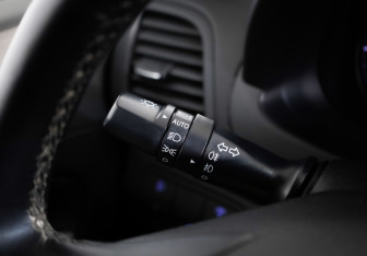 Подержанный автомобиль Hyundai Solaris Hatchback 2015 года (18 фото)