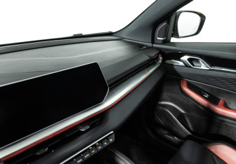 Подержанный автомобиль Geely Coolray 2023 года (20 фото)