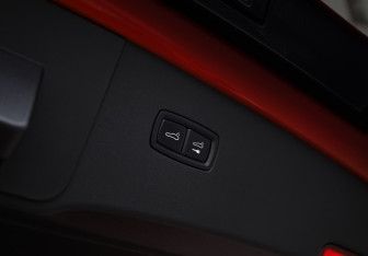 Подержанный автомобиль Porsche Cayenne 2021 года (36 фото)