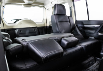 Подержанный автомобиль Mitsubishi Pajero 2017 года (26 фото)