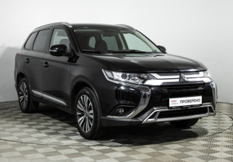 Подержанный автомобиль Mitsubishi Outlander 2020 года (3 фото)