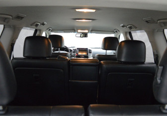 Подержанный автомобиль Toyota Land Cruiser Suv 2012 года (15 фото)