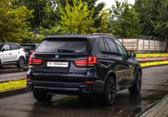 Подержанный автомобиль BMW X5 2016 года (6 фото)