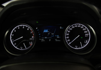 Подержанный автомобиль Toyota Camry Sedan 2018 года (9 фото)