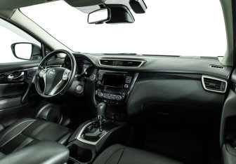Подержанный автомобиль Nissan Qashqai 2015 года (9 фото)