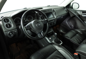 Подержанный автомобиль Volkswagen Tiguan 2016 года (11 фото)