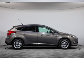 Подержанный автомобиль Ford Focus Hatchback 2013 года (4 фото)