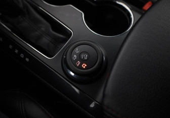 Подержанный автомобиль Ford Explorer 2015 года (15 фото)