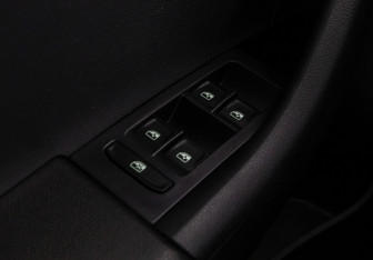Подержанный автомобиль Skoda Rapid Liftback 2018 года (17 фото)