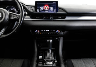 Подержанный автомобиль Mazda 6 Sedan 2019 года (18 фото)