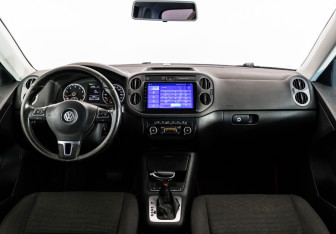 Подержанный автомобиль Volkswagen Tiguan 2013 года (10 фото)