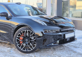 Новый Zeekr 001 2024 (11 фото)