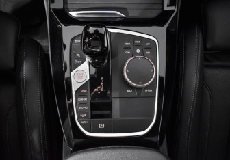 Подержанный автомобиль BMW X4 2021 года (10 фото)