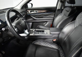 Подержанный автомобиль Exeed VX 2023 года (10 фото)