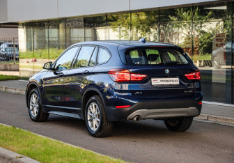 Подержанный автомобиль BMW X1 2019 года (8 фото)