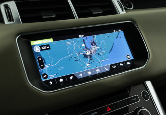 Подержанный автомобиль Land Rover Range Rover Sport 2017 года (19 фото)