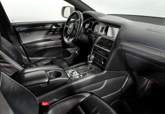 Подержанный автомобиль Audi Q7 2012 года (15 фото)