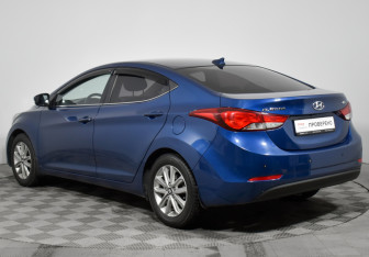 Подержанный автомобиль Hyundai Elantra Sedan 2014 года (7 фото)