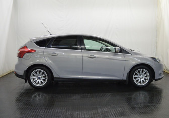 Подержанный автомобиль Ford Focus Hatchback 2012 года (4 фото)