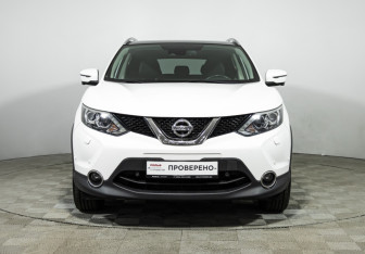 Подержанный автомобиль Nissan Qashqai 2017 года (2 фото)