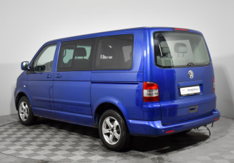 Подержанный автомобиль Volkswagen Multivan 2004 года (7 фото)