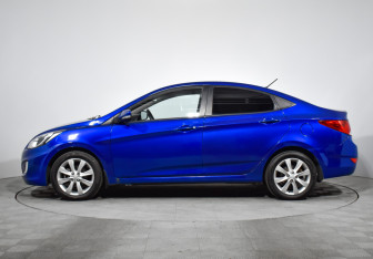 Подержанный автомобиль Hyundai Solaris Sedan 2012 года (8 фото)