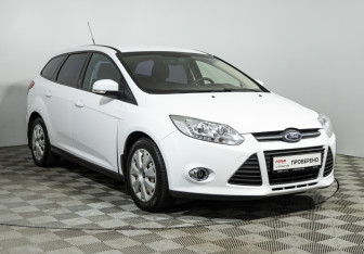 Подержанный автомобиль Ford Focus Hatchback 2012 года (3 фото)
