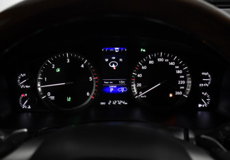 Подержанный автомобиль Lexus LX 2017 года (21 фото)