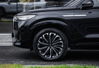 Подержанный автомобиль Chery Tiggo 9 2023 года (10 фото)