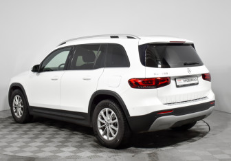 Подержанный автомобиль Mercedes-Benz GLB 2020 года (7 фото)