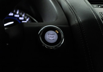 Подержанный автомобиль Infiniti QX80 2017 года (24 фото)