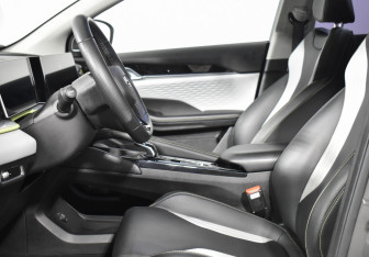 Подержанный автомобиль Geely Coolray 2023 года (10 фото)