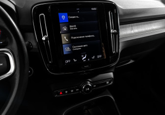 Подержанный автомобиль Volvo XC40 2018 года (17 фото)