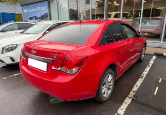Подержанный автомобиль Chevrolet Cruze Sedan 2012 года (4 фото)