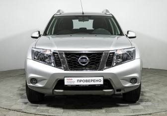 Подержанный автомобиль Nissan Terrano 2018 года (2 фото)