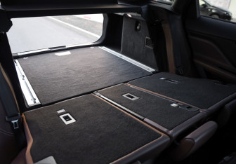 Подержанный автомобиль Jaguar F-Pace 2017 года (31 фото)