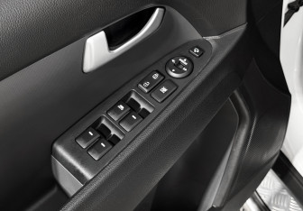 Подержанный автомобиль Kia Sportage 2015 года (10 фото)
