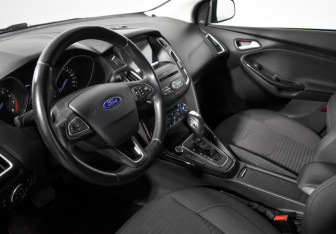 Подержанный автомобиль Ford Focus Sedan 2017 года (9 фото)