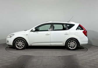 Подержанный автомобиль Kia Ceed Wagon 2008 года (8 фото)