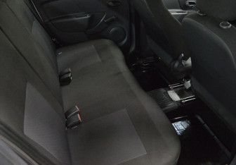 Подержанный автомобиль Renault Logan Sedan 2017 года (13 фото)