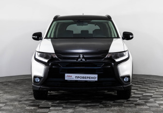 Подержанный автомобиль Mitsubishi Outlander 2016 года (2 фото)