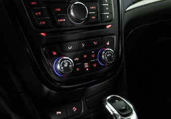 Подержанный автомобиль Opel Mokka 2014 года (16 фото)