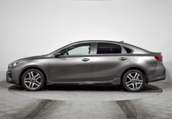 Подержанный автомобиль Kia Cerato Sedan 2019 года (8 фото)