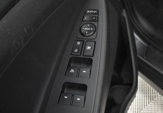 Подержанный автомобиль Hyundai Tucson 2016 года (17 фото)