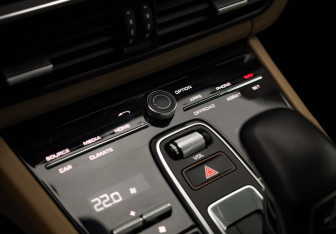 Подержанный автомобиль Porsche Cayenne 2021 года (22 фото)